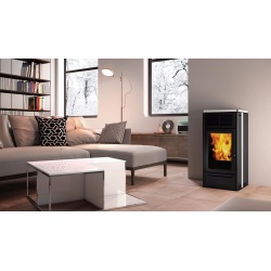Sobă pe peleți EDILKAMIN Nara 7 Evo, putere utila 3/6.9 kW cu ieșire fum spate Ø 8 cm, ceramică albă mată