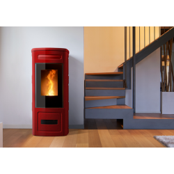 Soba pe peleți PIAZZETTA P220C, suprafata din majolica, clasa energetica A+ si putere nominala 3,4 - 8,5 kW