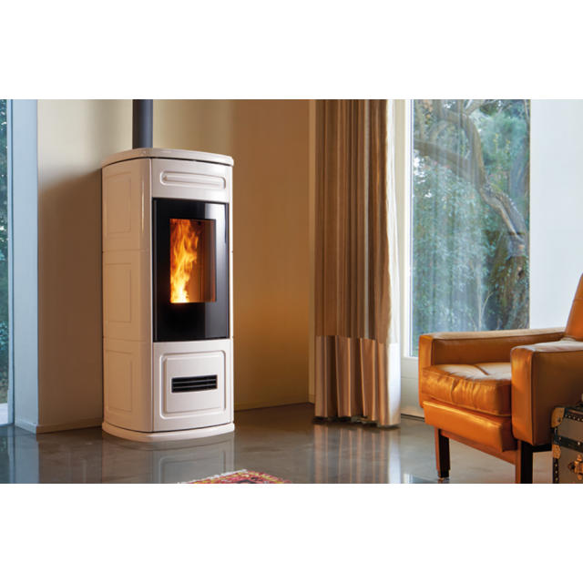 Soba pe peleți PIAZZETTA P220 C TOPB, suprafata din majolica, clasa energetica A+ si putere nominala 3,4 - 8,5 kW