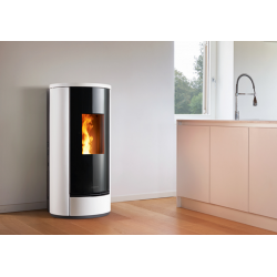 Soba pe peleți PIAZZETTA P230T, suprafata din majolica, clasa energetica A+ si putere nominala 3,9 - 11 kW