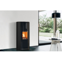 Soba pe peleți PIAZZETTA P921 TS, design modern din otel, clasa energetica A+ si putere nominala 3,4 - 8,5 kW