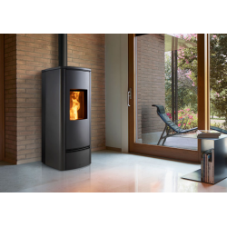 Soba pe peleți PIAZZETTA P930 M TOP, design modern din majolica, clasa energetica A+ si putere nominala 4,1 - 11 kW