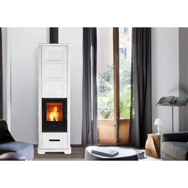 Soba pe lemne PIAZZETTA E928CH, placare din majolică, clasa energetica A+ si putere nominala 5,5 - 11 kW