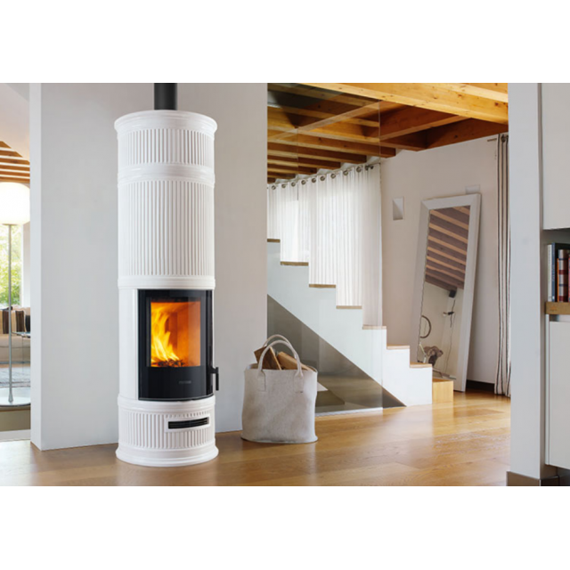 Soba pe lemne PIAZZETTA E929CHCF, din majolică si admisie exterioara la podea, clasa energetica A+ si putere nominala 7,7 kW