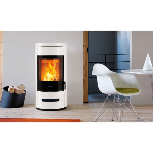 Soba pe lemne PIAZZETTA E929MB, finisaj din majolică si sistem BCS, clasa energetica A+ si putere nominala 7,9 kW