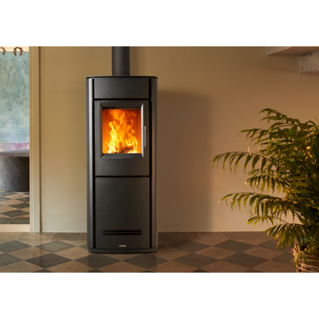 Sobă hibrid PIAZZETTA E228SP, evacuare gaze- parte posterioara, clasa energetica A+ si putere nominala 8 kW