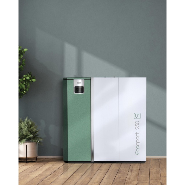 Cazan pe peleti KLOVER ECOMPACT 250s, dimensiuni 118 x 57 x 122 cm, greutate 380 kg